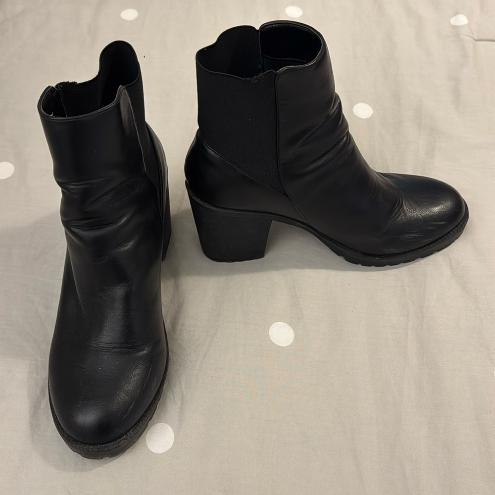 Matt and Nat vegan heeled boots